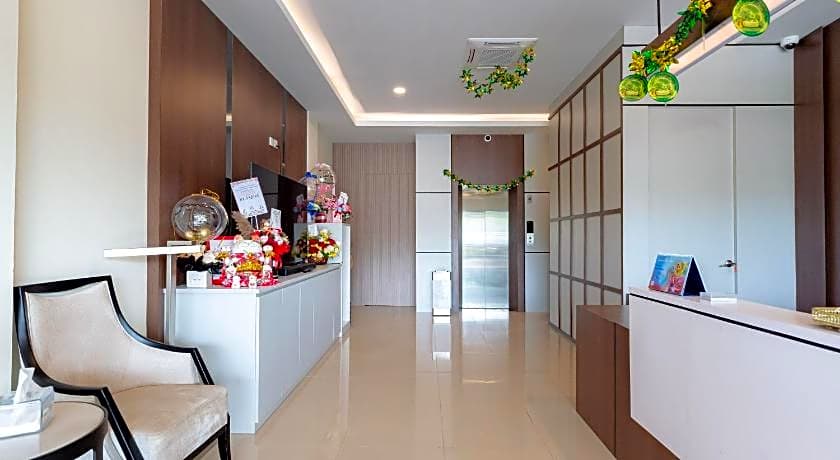 RedDoorz Plus @ Komplek ABC Batu Aji Batam