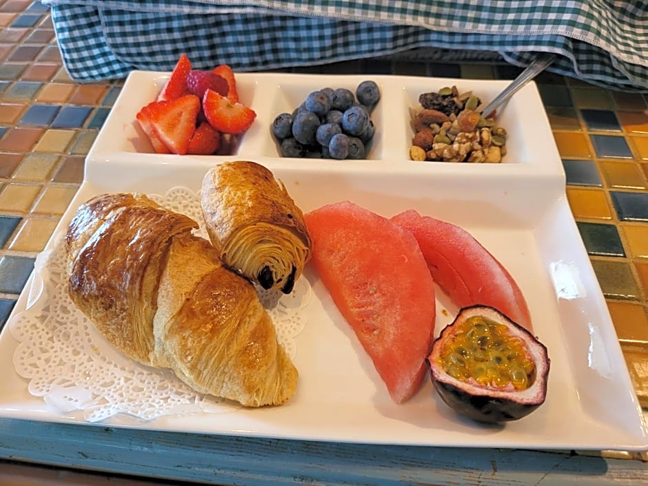 Farmhouse B&B Family stay or Romantic break, on our smallholding close to Narberth