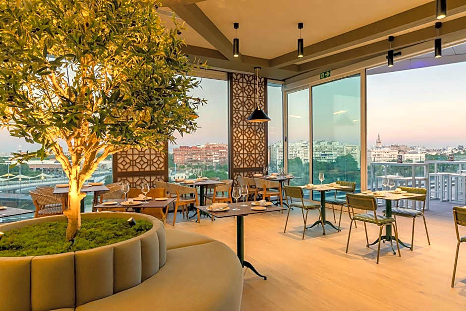 Ribera De Triana Hotel