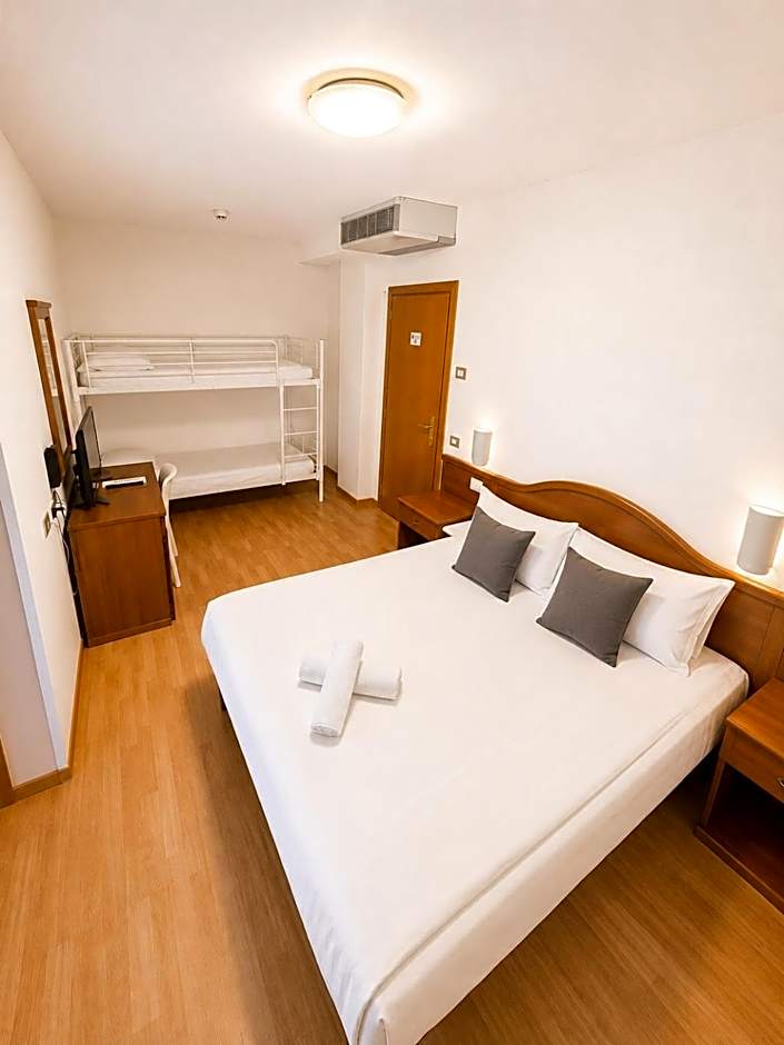 Athos Hotel