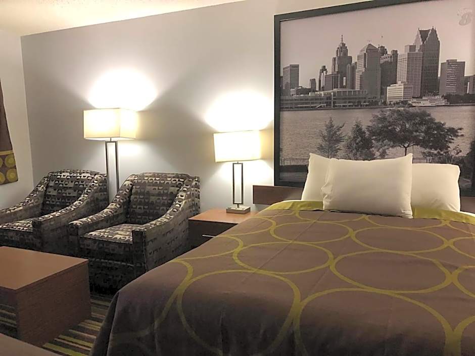 Super 8 by Wyndham Windsor/Dougall