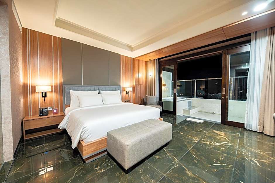 Taman Prakerti Bhuana Hotel