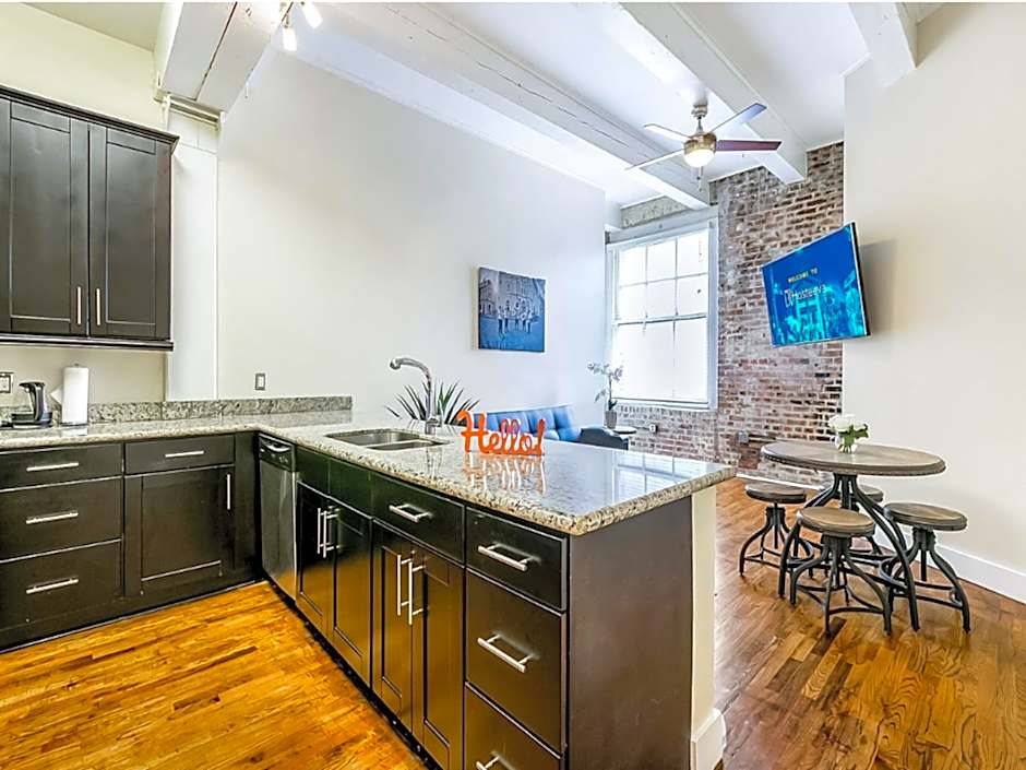 Stunning Apartments - Near FQ and Bourbon