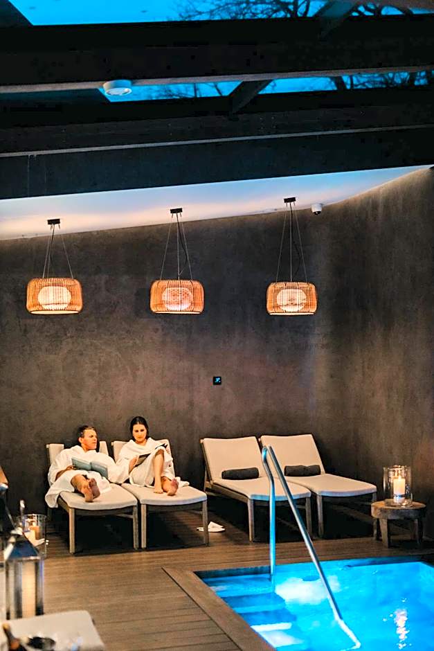 Frost Boutique Hotel