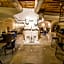 Nino Cave Suite