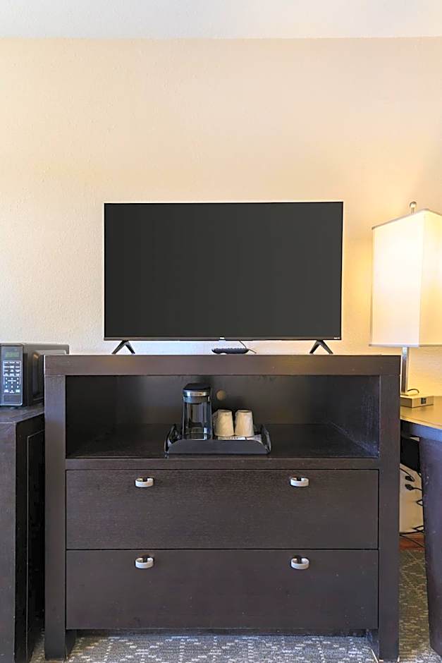 The Prime Suites, Vallejo - Napa Valley and Six Flags Discovery Kingdom