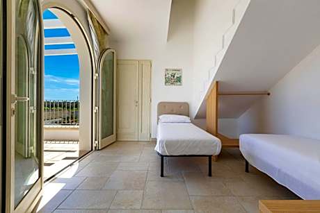 Quadruple Room with Terrace