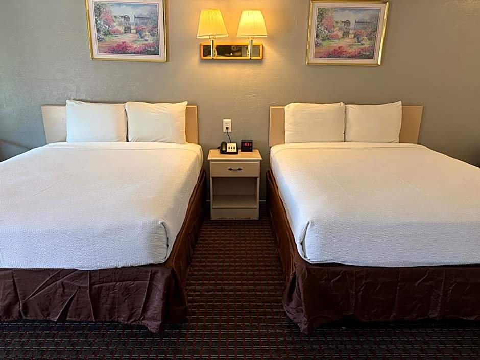 Lark Motel Willits