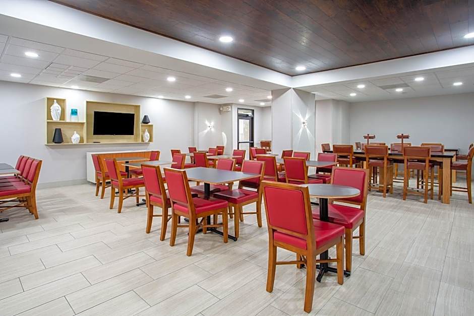 Holiday Inn Express Hotel and Suites Fort Wayne By IHG