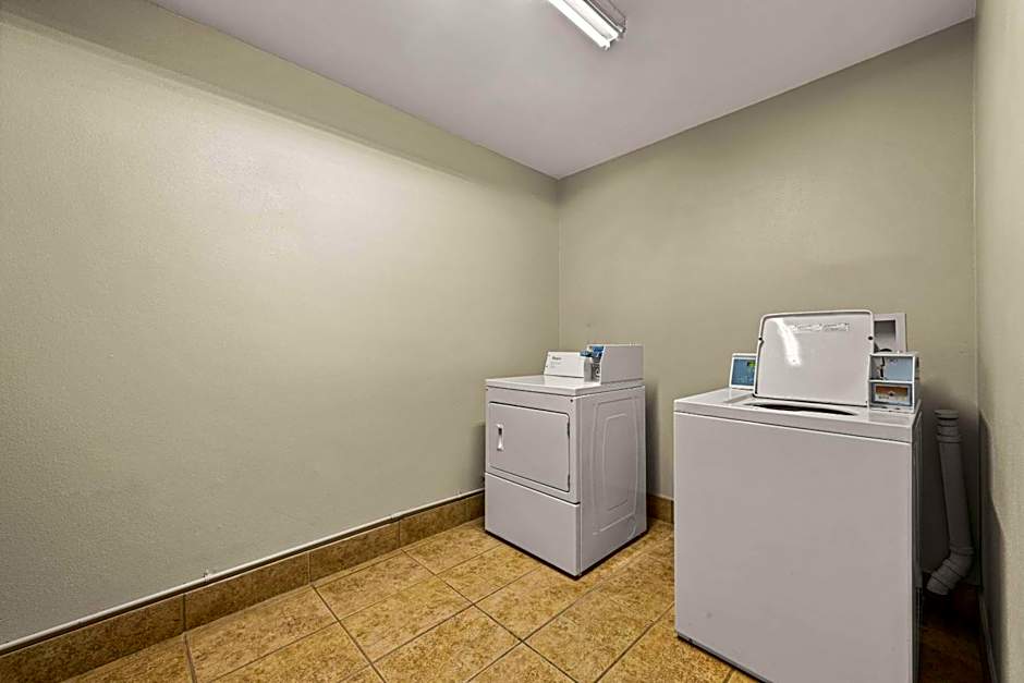 Quality Inn & Suites Matthews