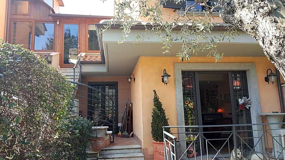 Aurelia Garden Gold B&B