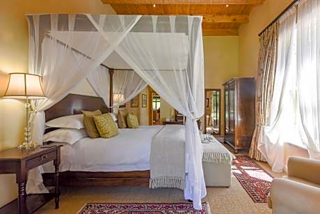 Camdeboo Manor Suite with Garden View with 2 Game Drives