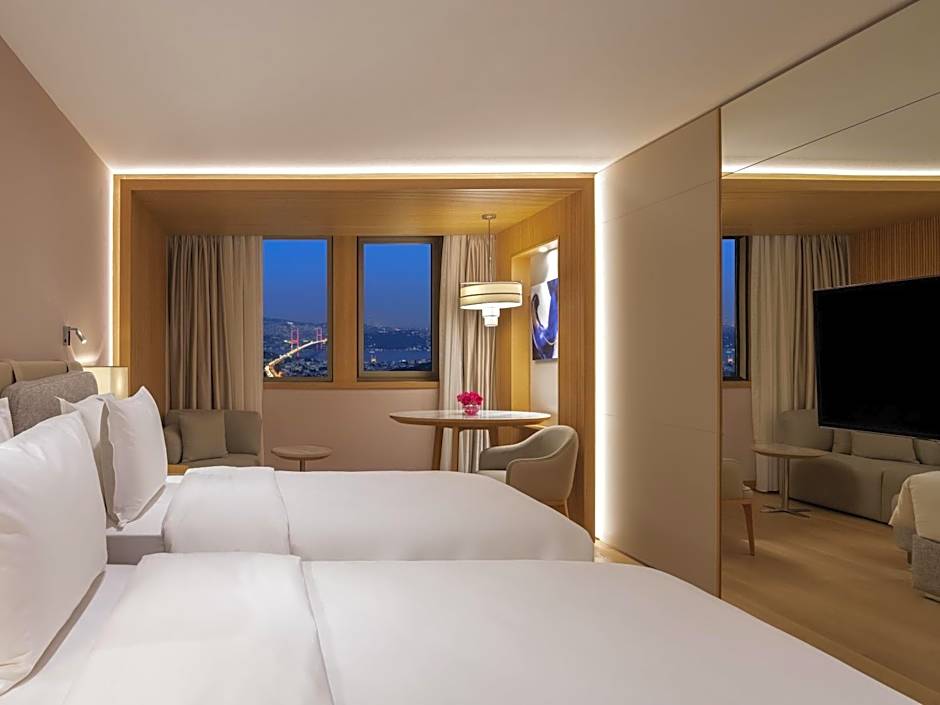Photo 1 of 2 of Superior 1 Twin Bed, City View