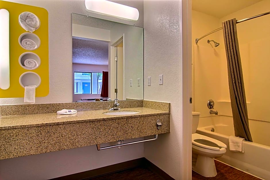 Economy Inn