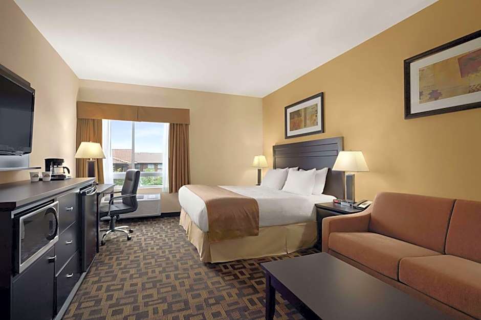 Days Inn & Suites by Wyndham Winnipeg Airport Manitoba