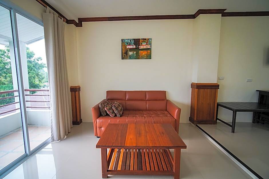 Sea Mountain Khanom Hotel