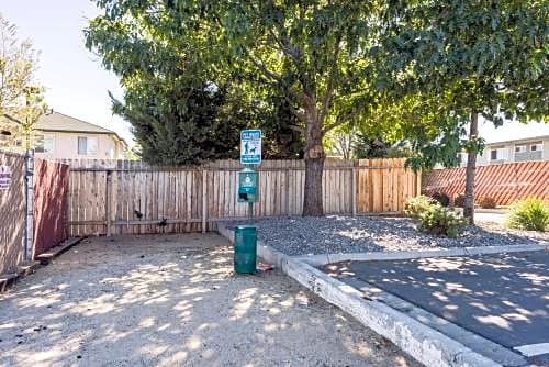 Motel 6 Reno - Virginia Plumb – Reno, NV