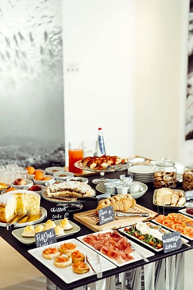 Marina Gardens Boutique & Suites