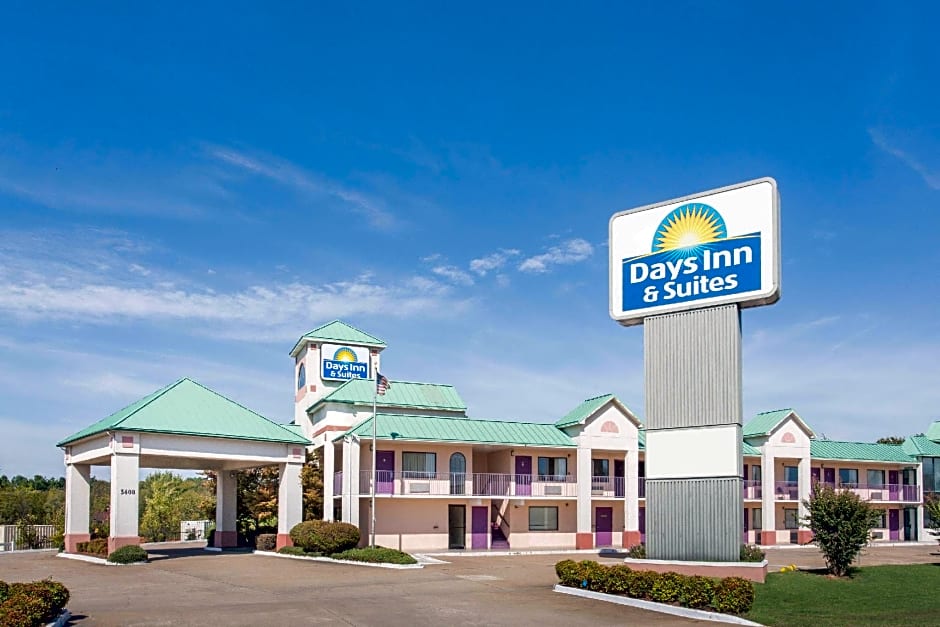 Photo 1 of 39 of Days Inn & Suites by Wyndham Bentonville