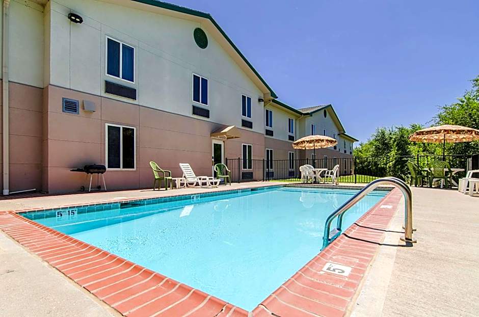 Quality Inn Junction City near Fort Riley