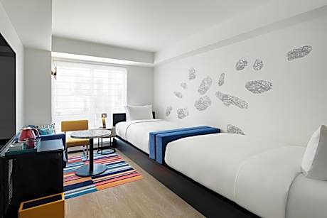 Loft Twin Room with City View
