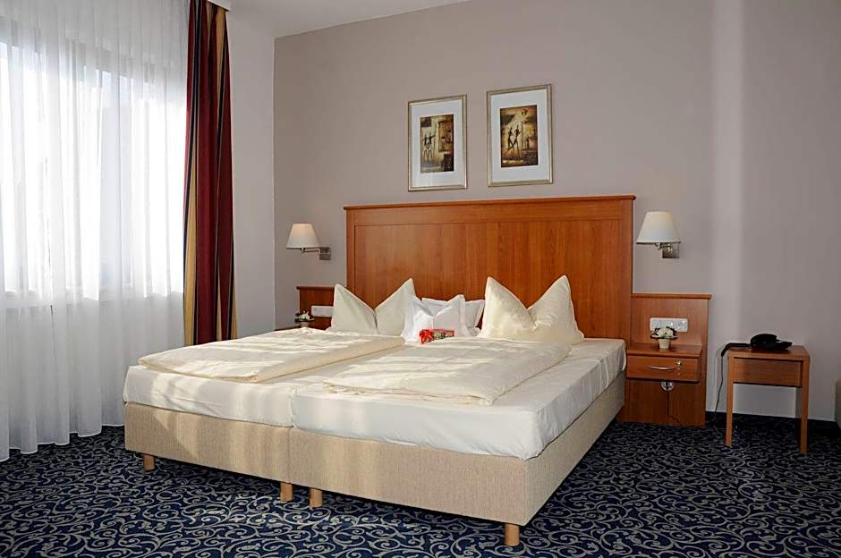 Photo 1 of 3 of Triple Room