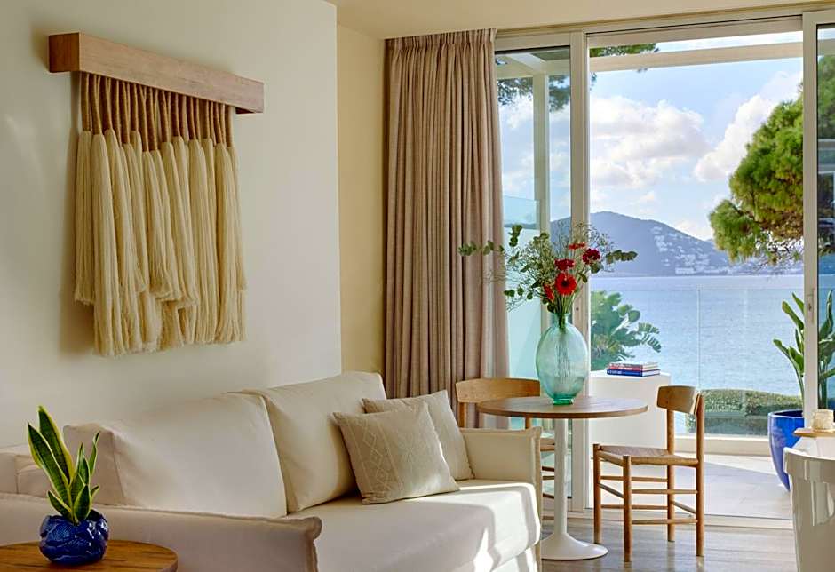Photo 1 of 5 of Junior Suite, Sea View