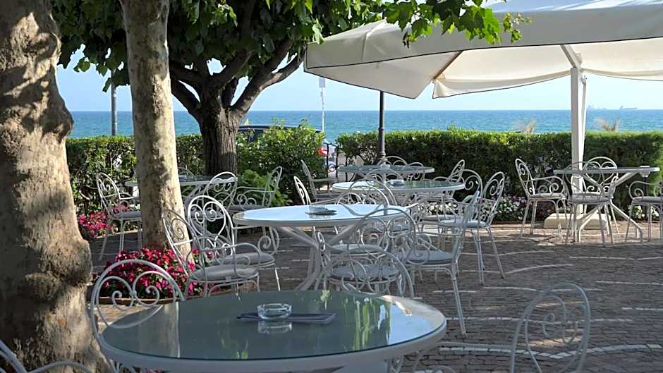BAJAMAR BEACH HOTEL