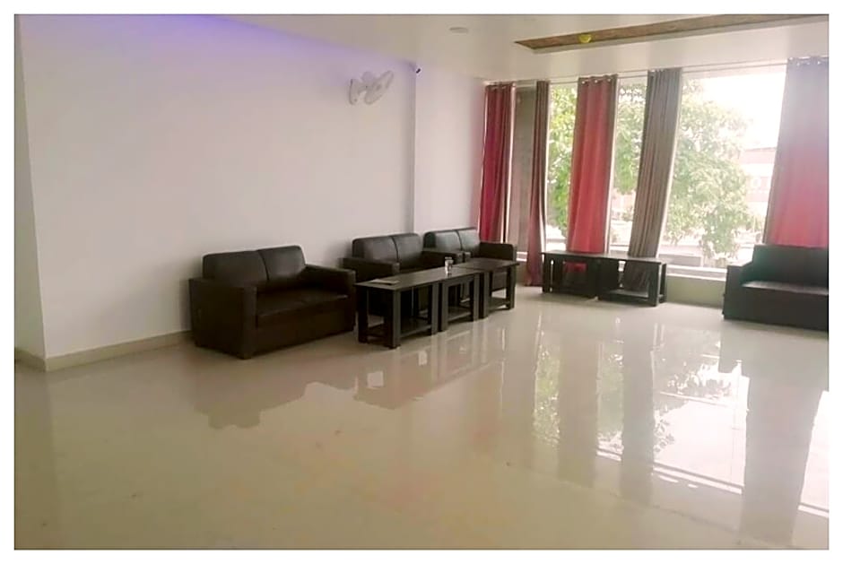 Goroomgo Shiv Ganga Guest House varanasi