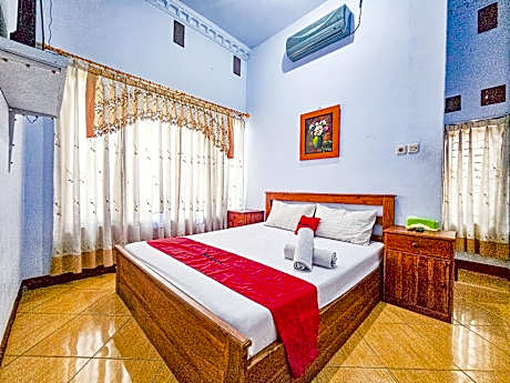 RedDoorz Syariah near Stadion Merdeka Jombang