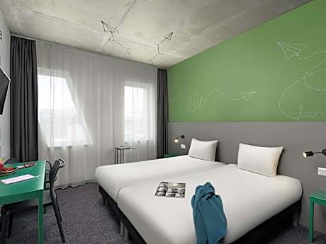 Accesible Standard Room with twin beds