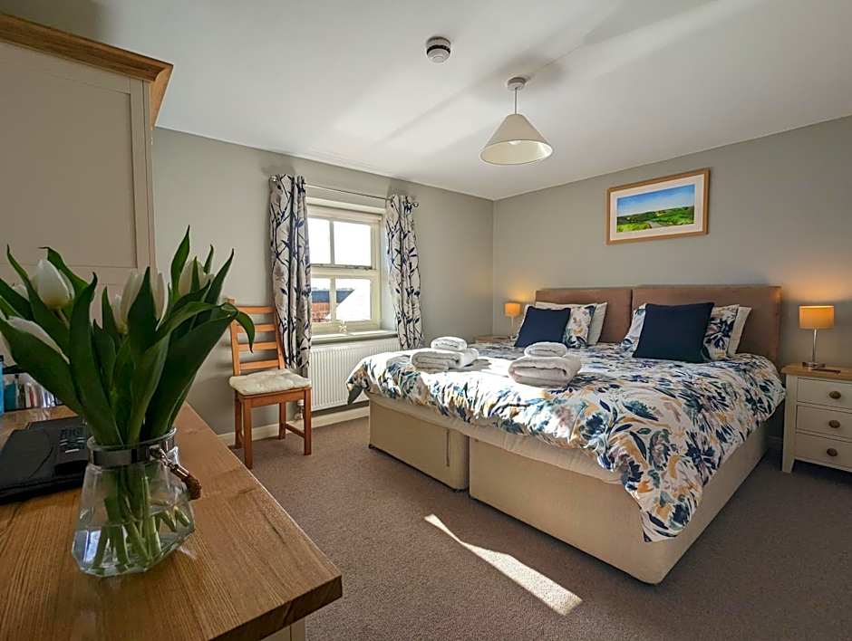 Wold Escapes, Highfield Farm