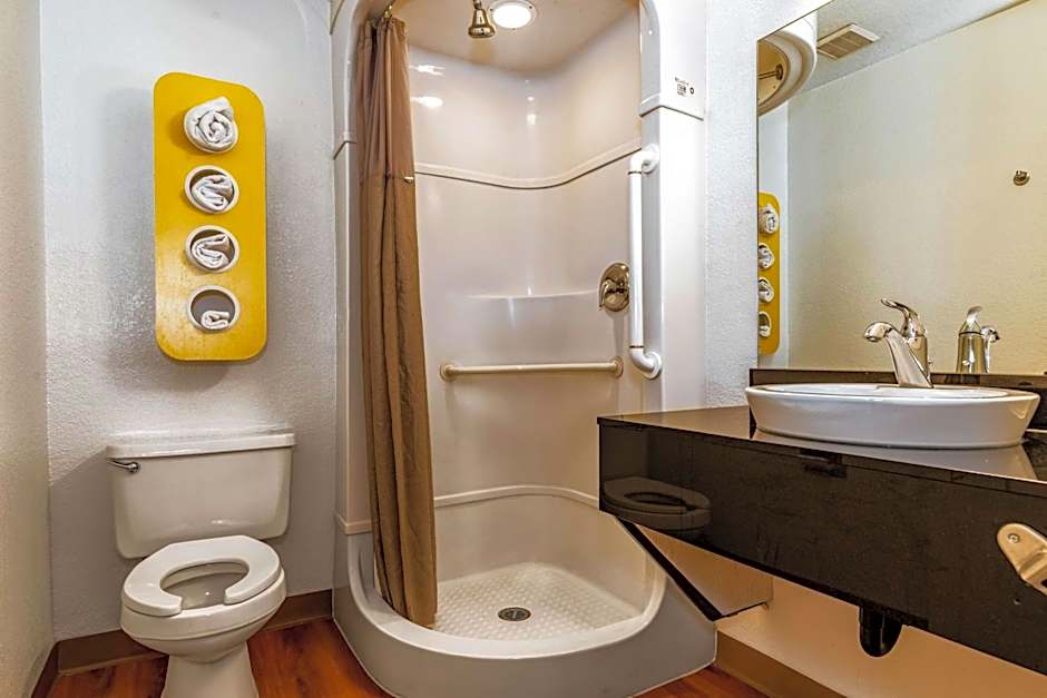 Motel 6-Palm Springs, CA - East - Palm Canyon