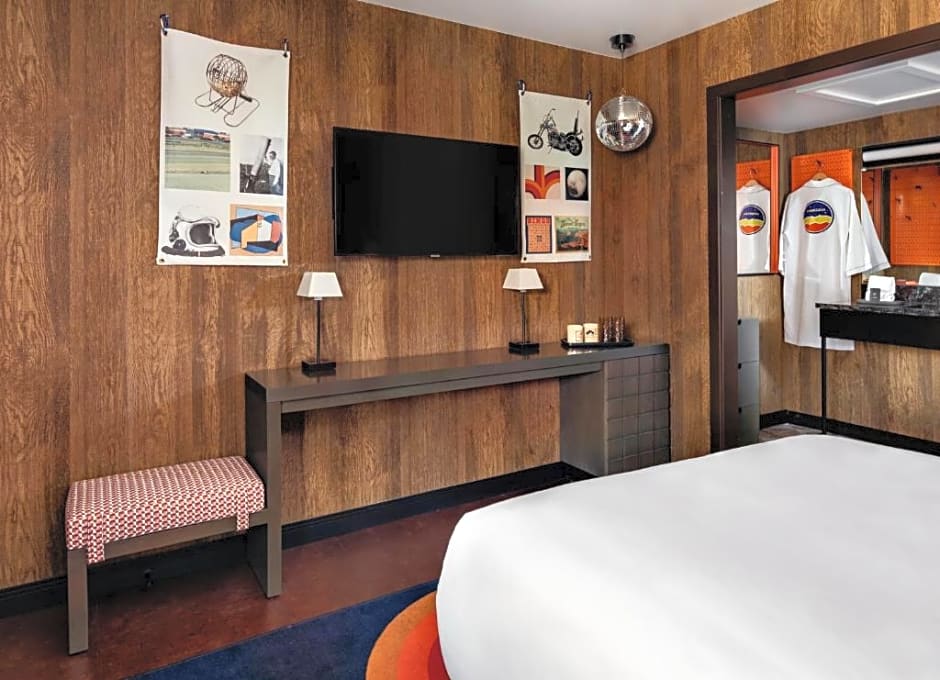 Americana Motor Hotel