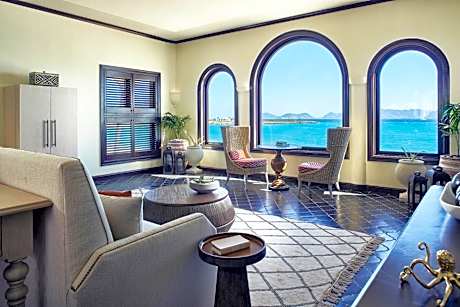 Suite with Private Pool