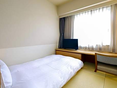 Japanese-Style Triple Room - Non-Smoking