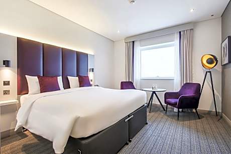 Premier Plus Double Room Non Smoking - Plus Floor - Extra Amenities & Services