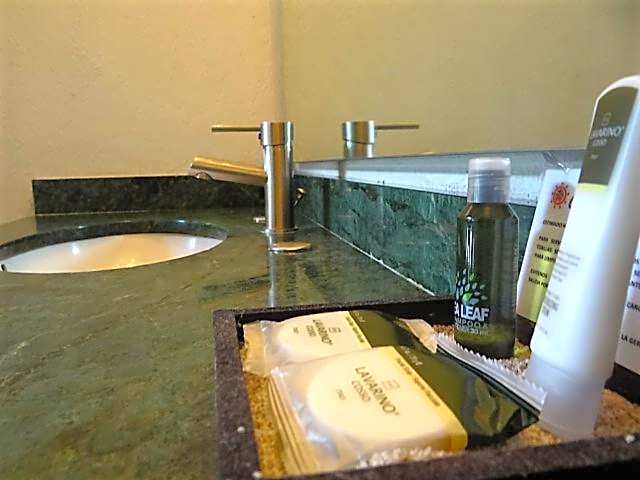 Aztic Hotel and Executive Suites