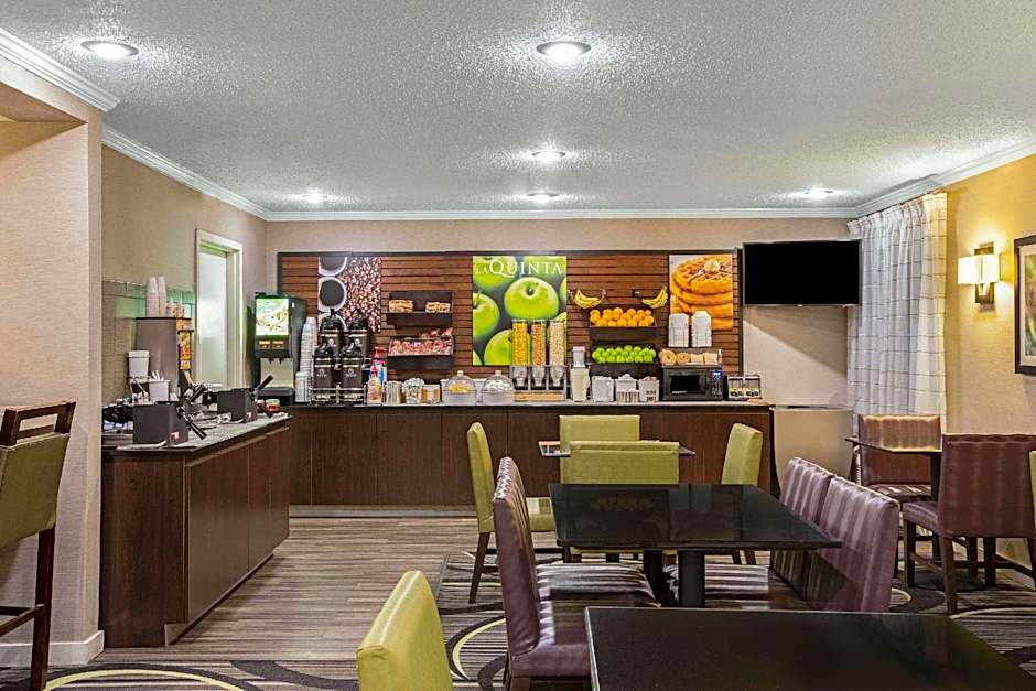 La Quinta Inn & Suites by Wyndham Little Rock North - Mccain Mall