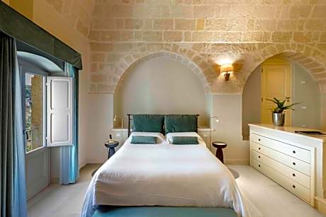 Large Double or Twin Room with Patio