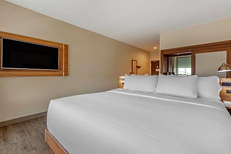 King Room - Accessible/Non-Smoking