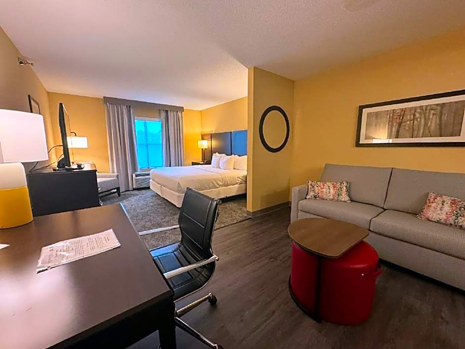 Comfort Inn & Suites Lexington Park near Pax River