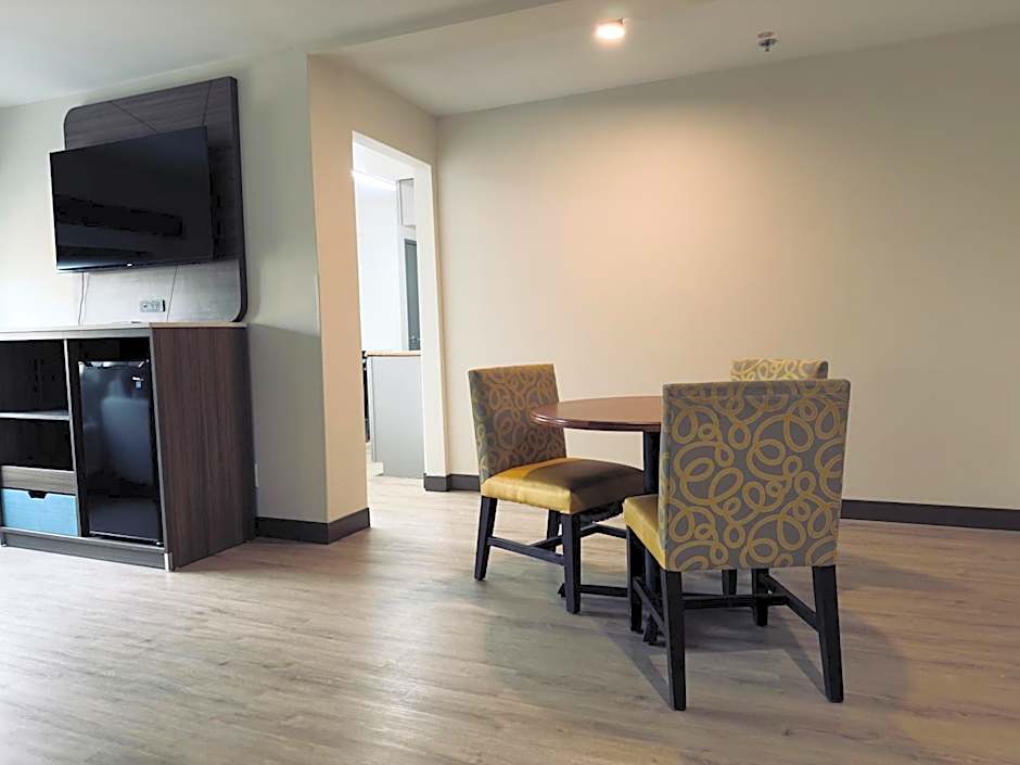 La Quinta Inn & Suites by Wyndham Atlanta Roswell