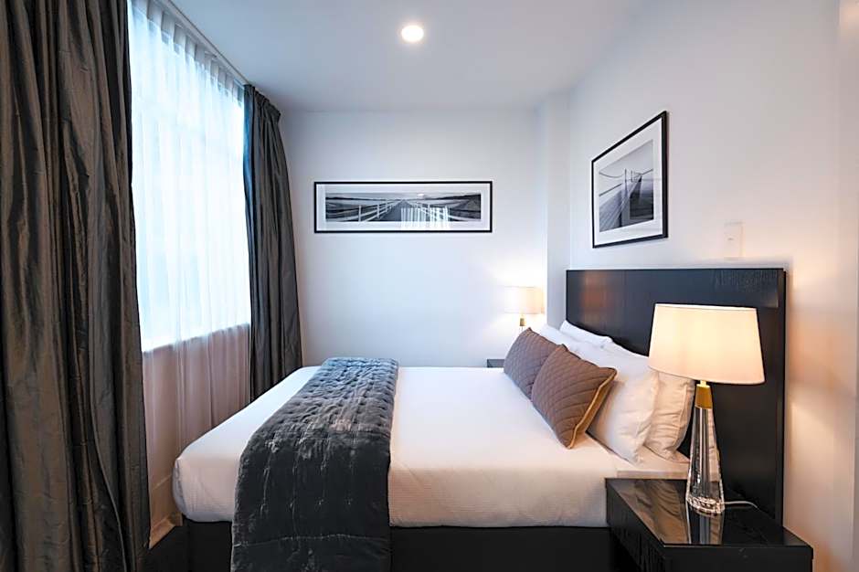 Gilmer Apartment Hotel