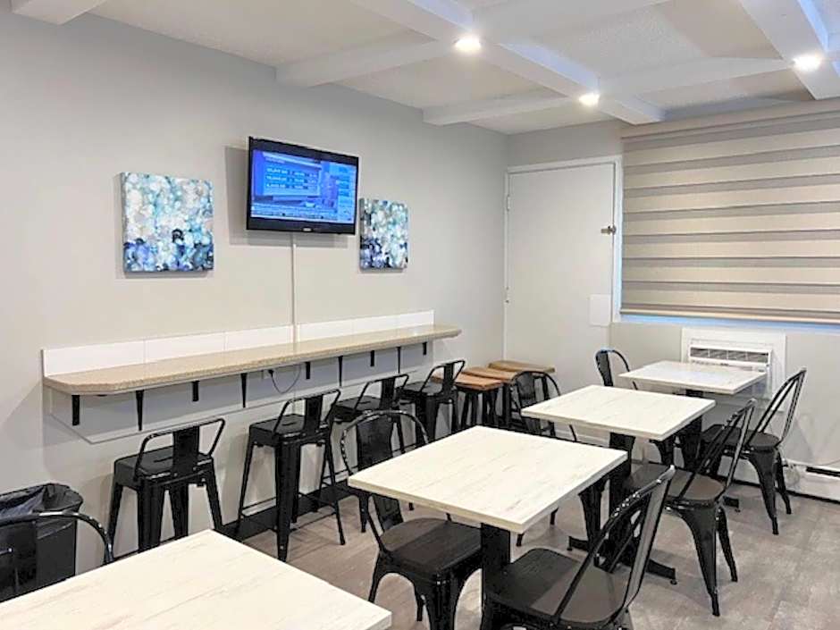 Econo Lodge Motel Village