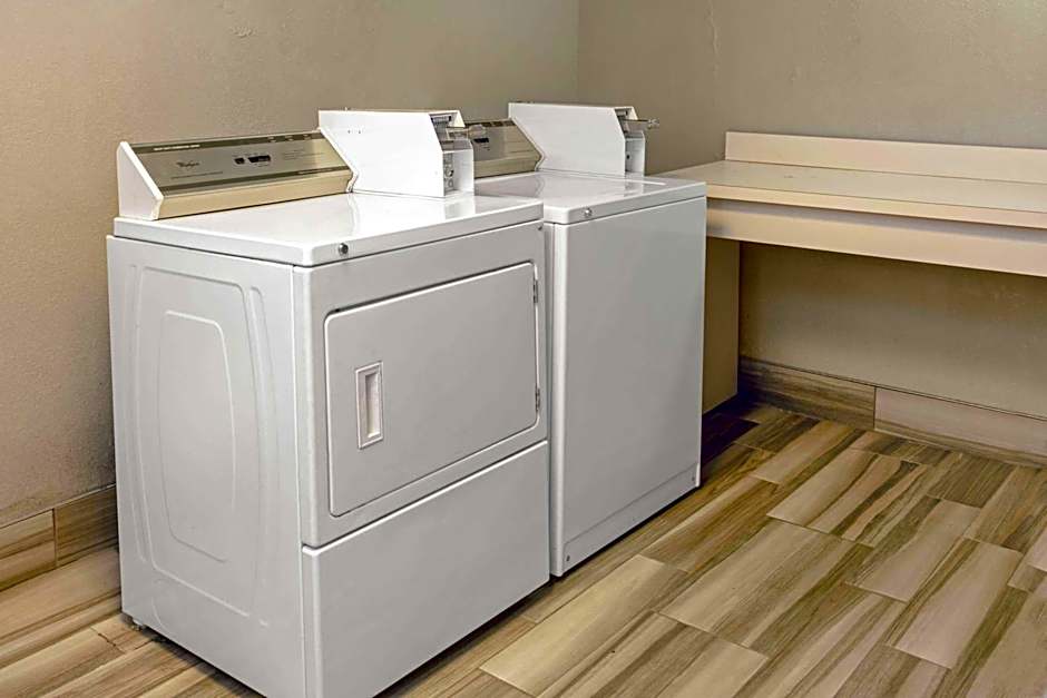 La Quinta Inn & Suites by Wyndham Birmingham Hoover