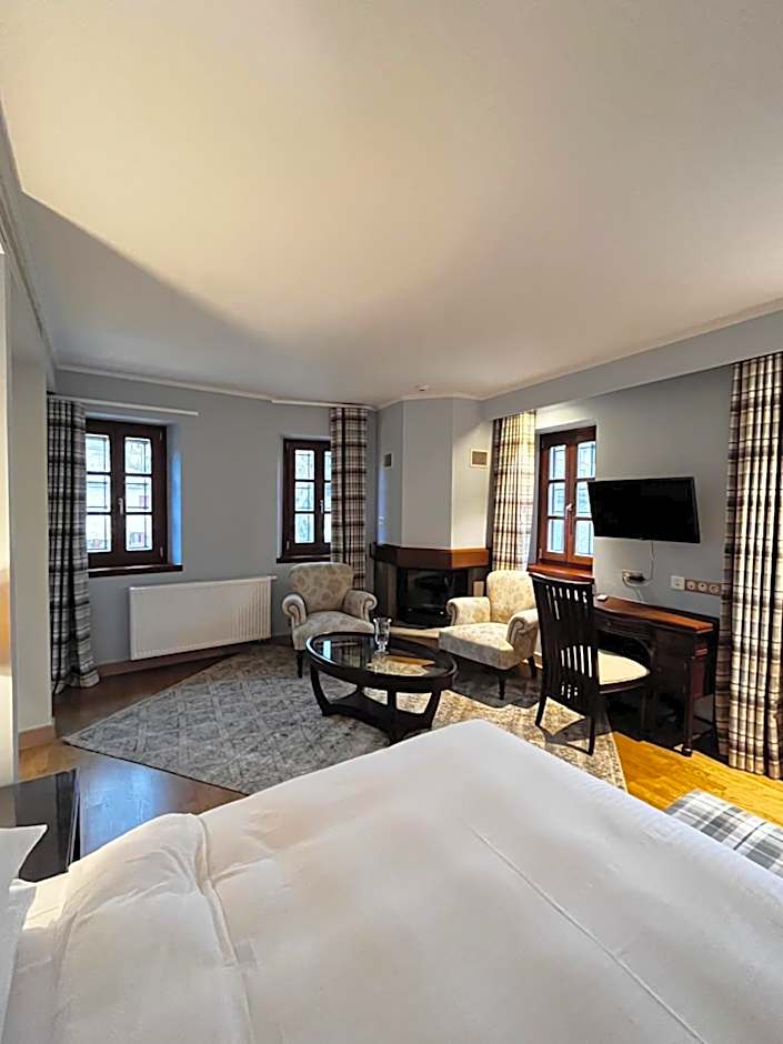 MounTrace Suites & SPA