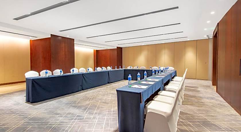 Crowne Plaza Zhuhai City Center By IHG