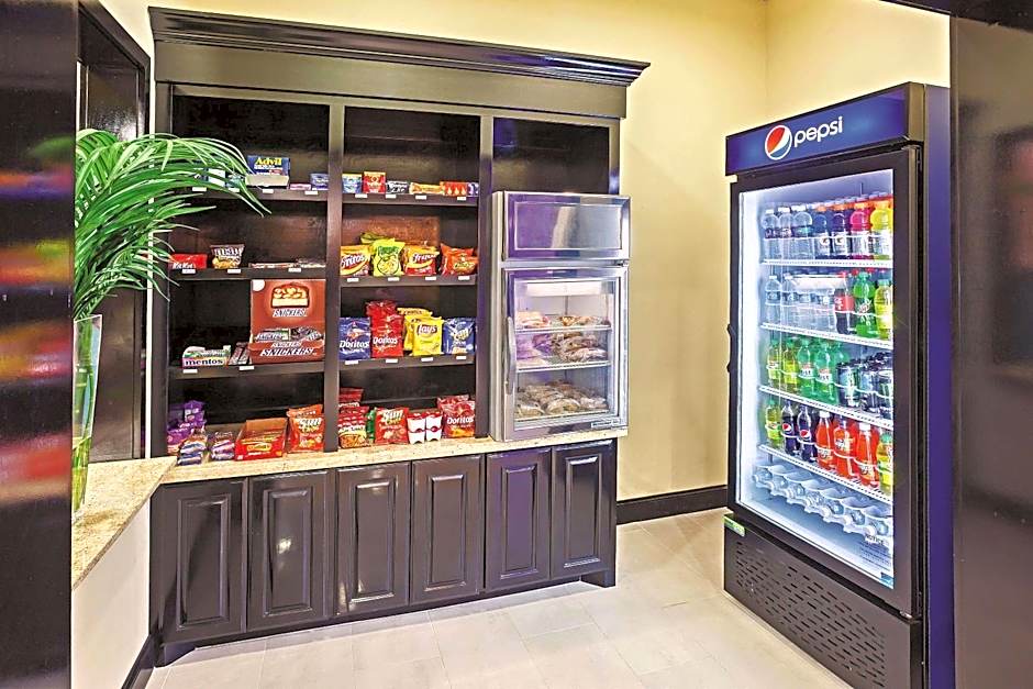 La Quinta Inn & Suites by Wyndham Marshall