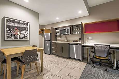 One-Bedroom King Suite